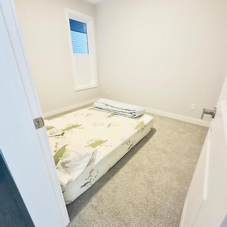 Private Room Minutes To Calgary Airport Yyc, Downtown, Banff Exteriör bild
